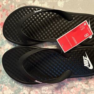 Nike Women's On Deck Flip Flop - Black and White